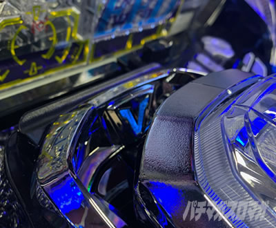 �K���_��SEED �p�`���R�b�B�������v��V-�R���g���[���[�̗����ɔz�u����Ă��āA�_������Α哖��Z����